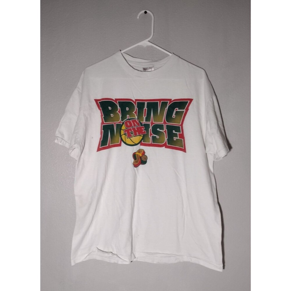 Men's XL Vintage 90s Seattle SuperSonics "Bring On The Noise" NBA White T-Shirt